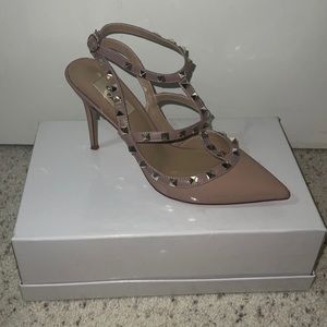 Kaitlyn Pan pointed toe studded high heel size 8.5 color nude